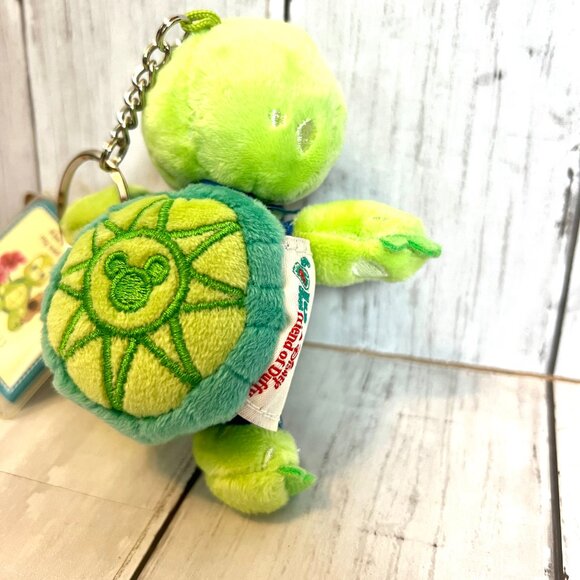 NEW Disney Aulani Resort Exclusive Olu Mel Turtle Plush Keychain Bag Charm NWT - Picture 4 of 7